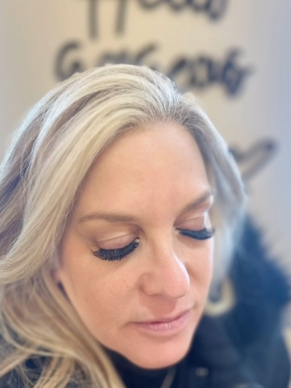 affordable eyelash extensions in Roswell