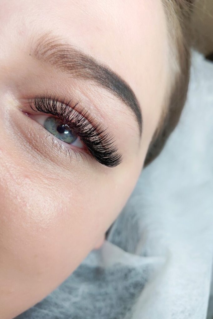 custom eyelash extensions in Roswell