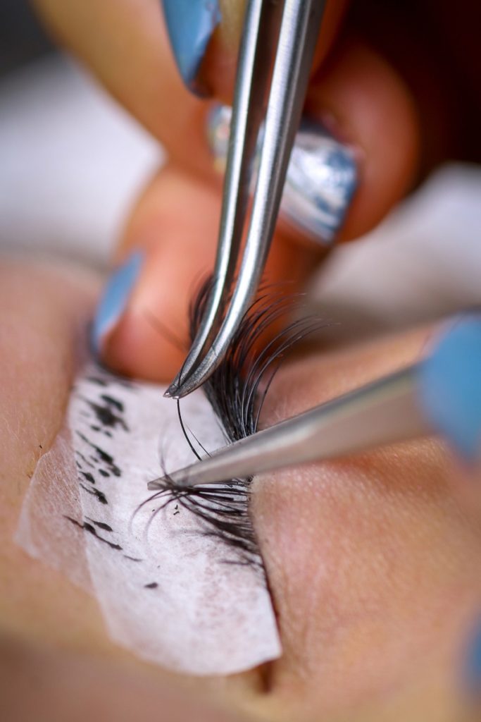 best way to remove eyelash extensions