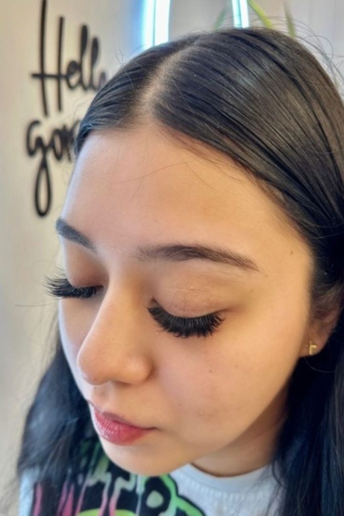 how do eyelash extensions work