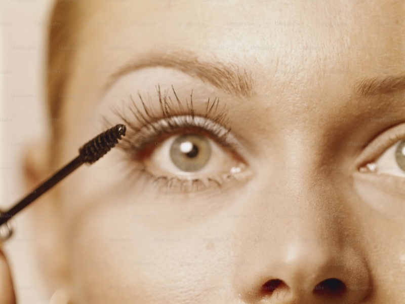 How to clean eyelash extensions