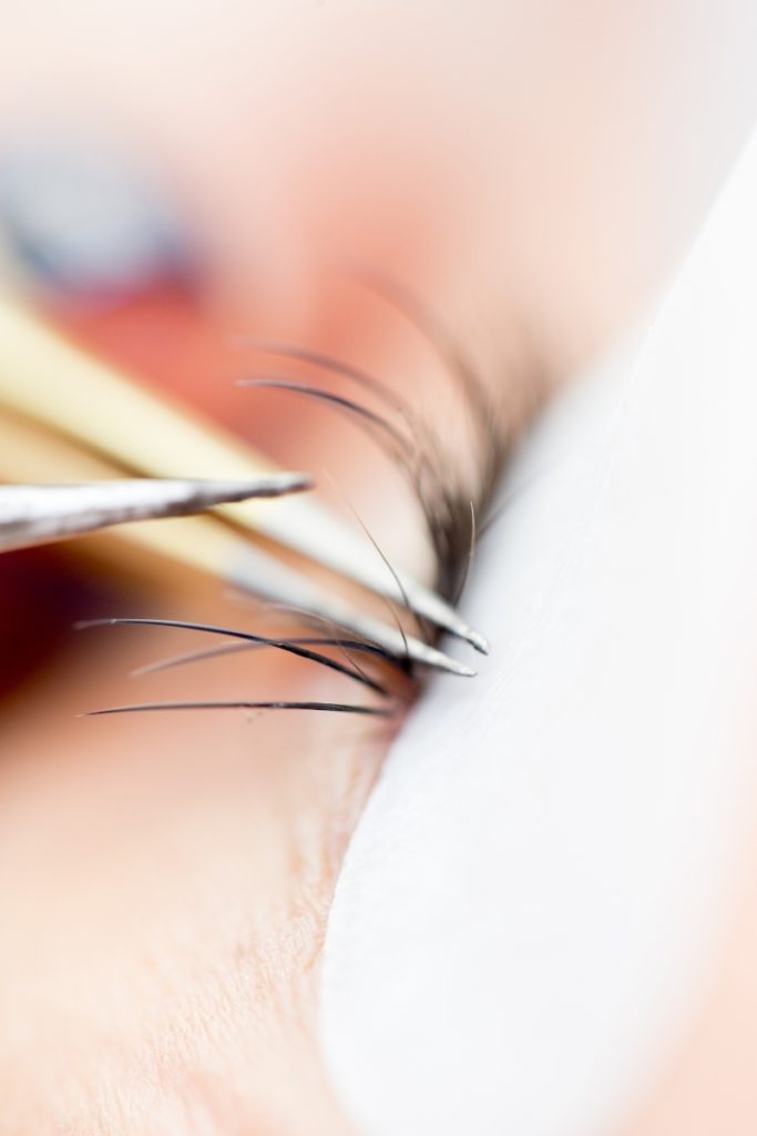 how to remove eyelash extensions at home safely