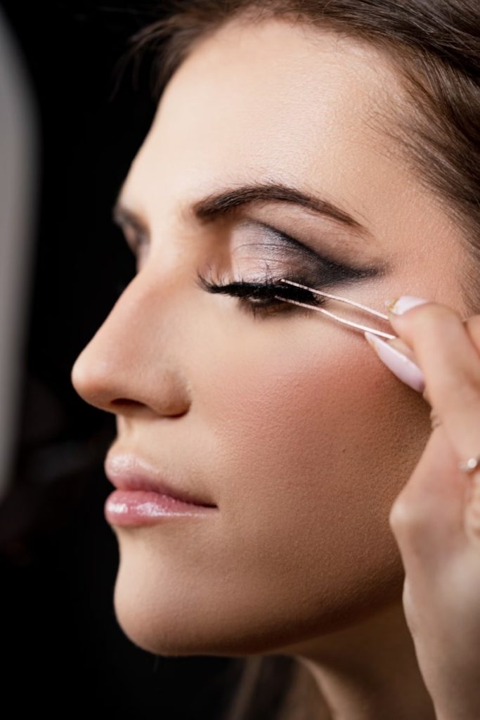 how to safely remove eyelash extensions 4