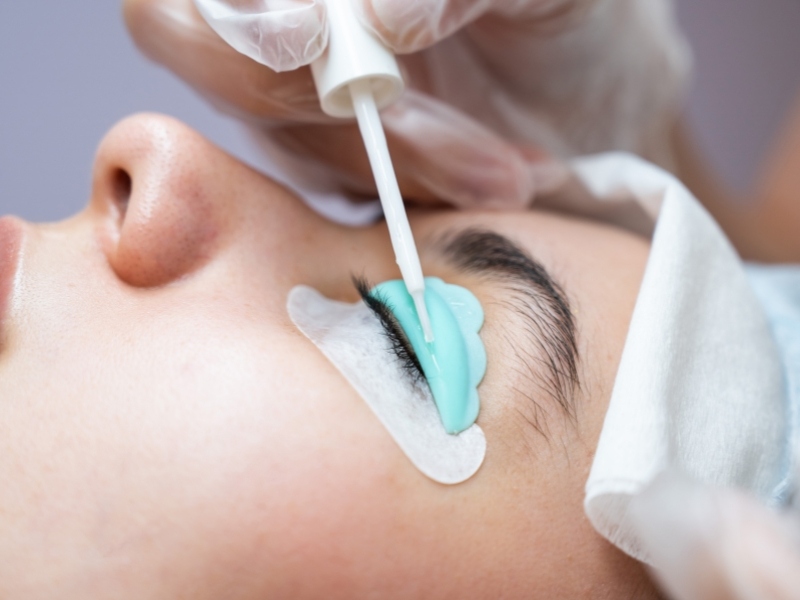 What is the process of a keratin lash lift