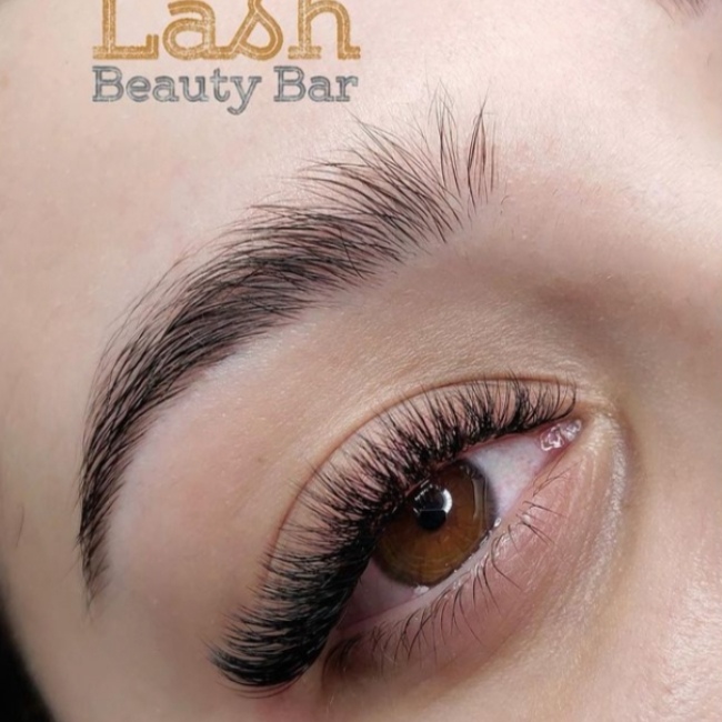 Affordable mega volume lash extensions in John's Creek