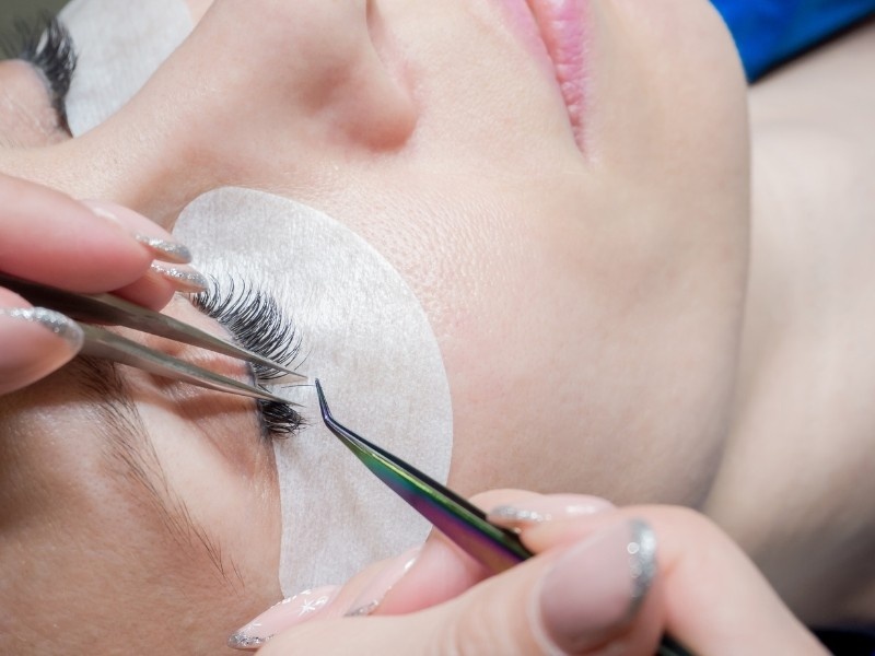 Best Lash Salon for Volume Lashes Near Sandy Springs