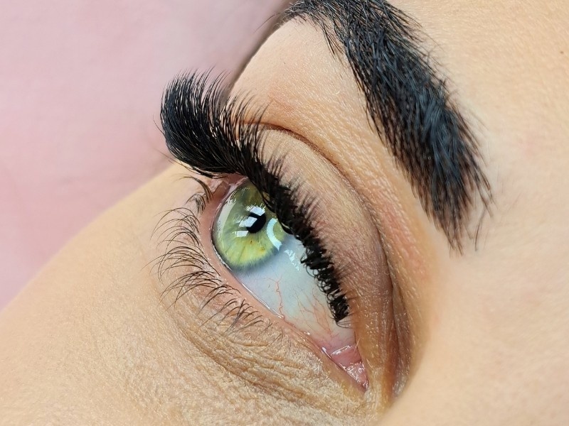 Experienced lash artists for volume lashes in Buckhead