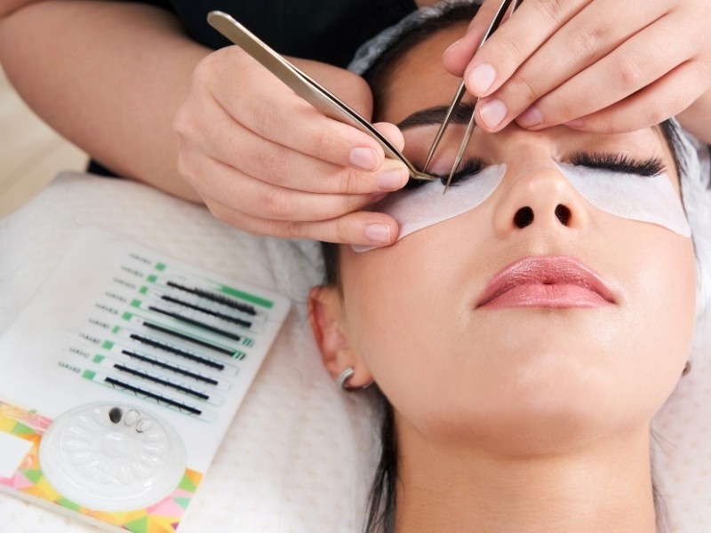 Eyelash Extension Refill Services Open on Sundays in Marietta