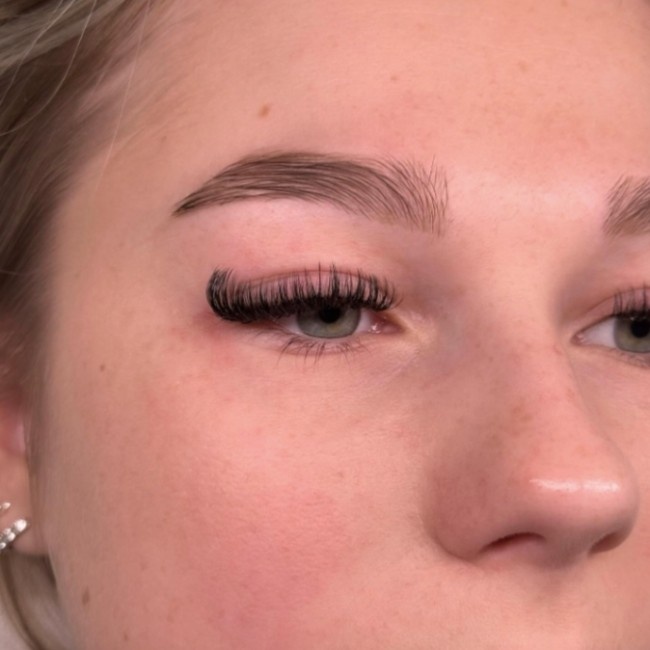 Fluffy wet lash style Dunwoody