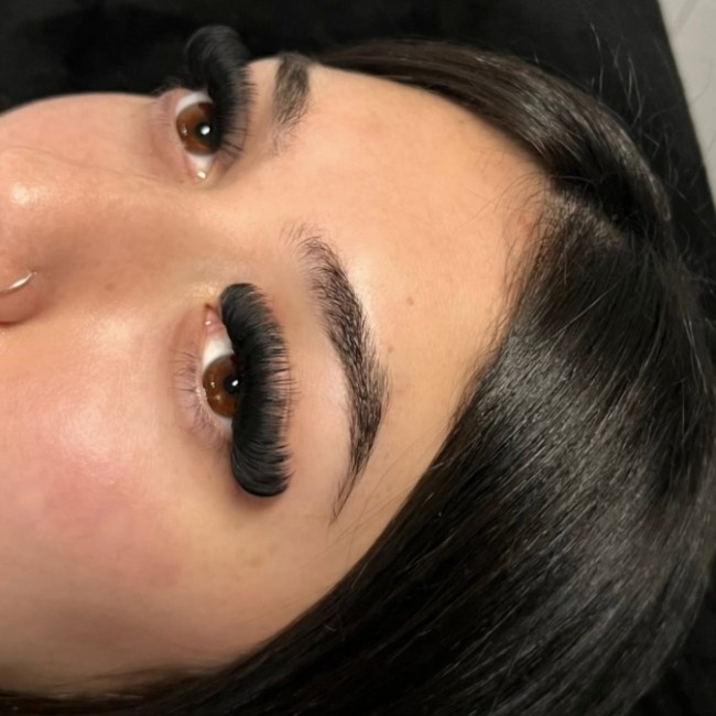 Lash salon open early in Roswell