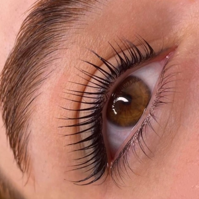 Lash salon open early in Roswell