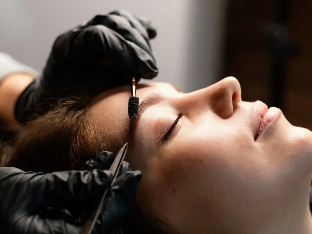Chemical Burn Eyelash Extensions: Relief & Symptoms 2 Chemical burn eyelash extensions