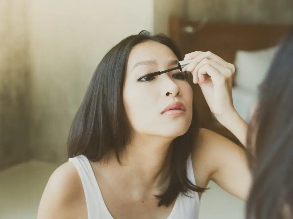 Chemical Burn Eyelash Extensions: Relief & Symptoms 4 Chemical burn eyelash extensions