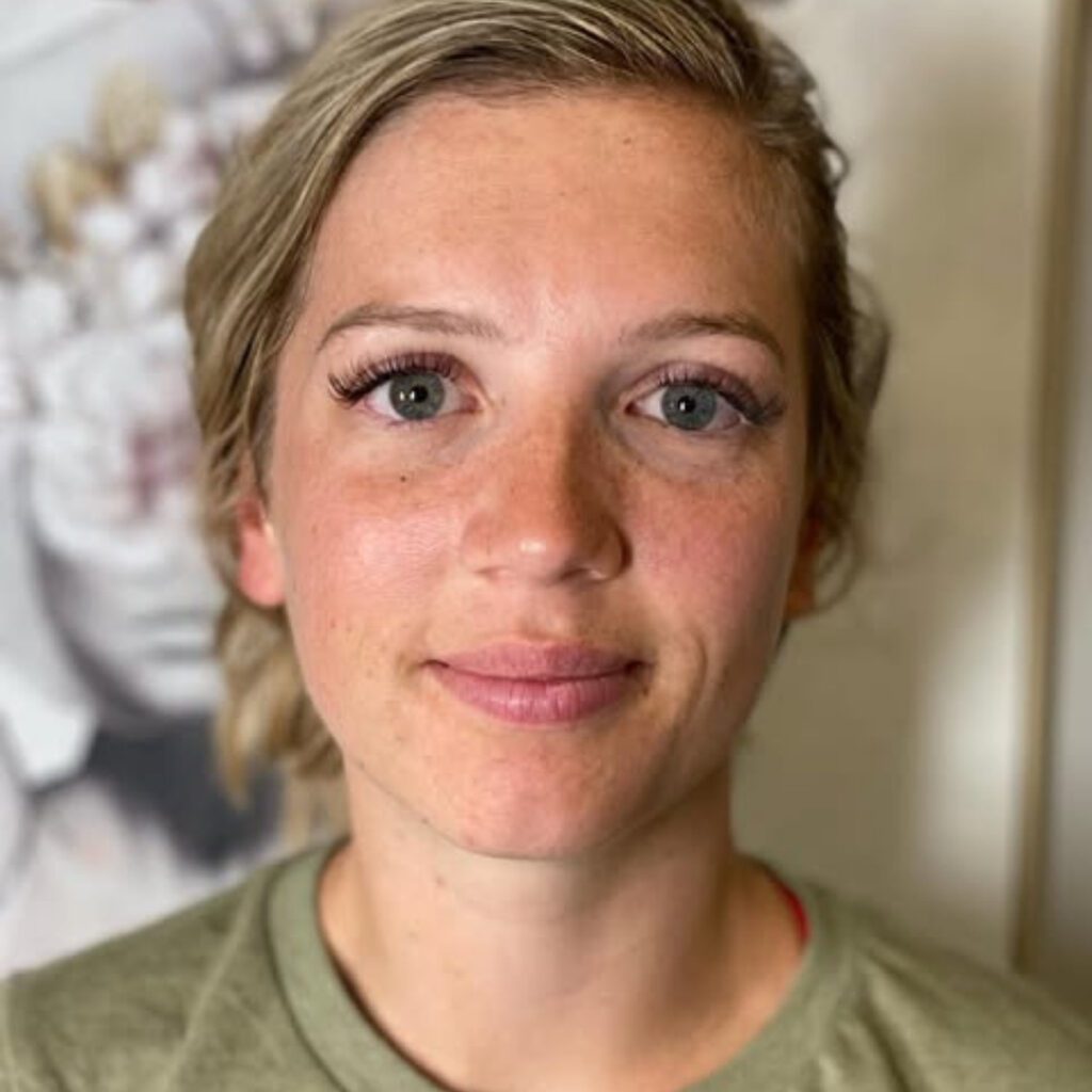 Mature Eyelash Extensions Johns Creek – Soft, Natural for 40+ 4 mature eyelash extensions Johns Creek