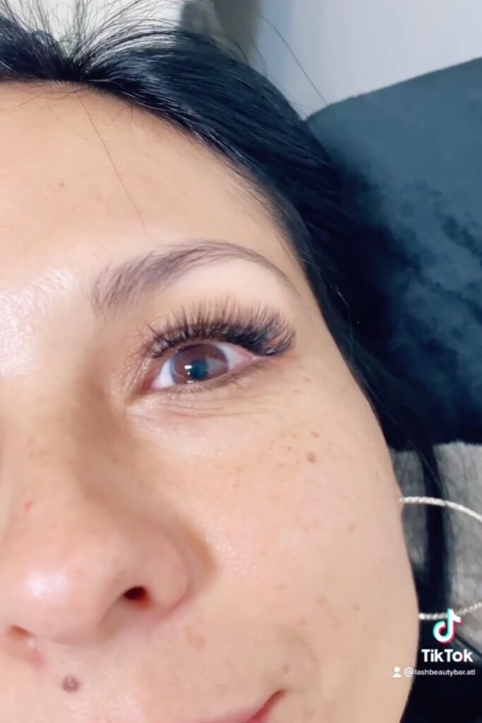 Hybrid Lash Extensions Norcross: Perfect Mix of Natural & Full 4 hybrid lash extensions Norcross