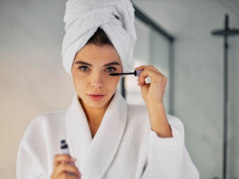 How to Clean Eyelash Extensions Properly at Home 6 how to clean eyelash extensions properly 1