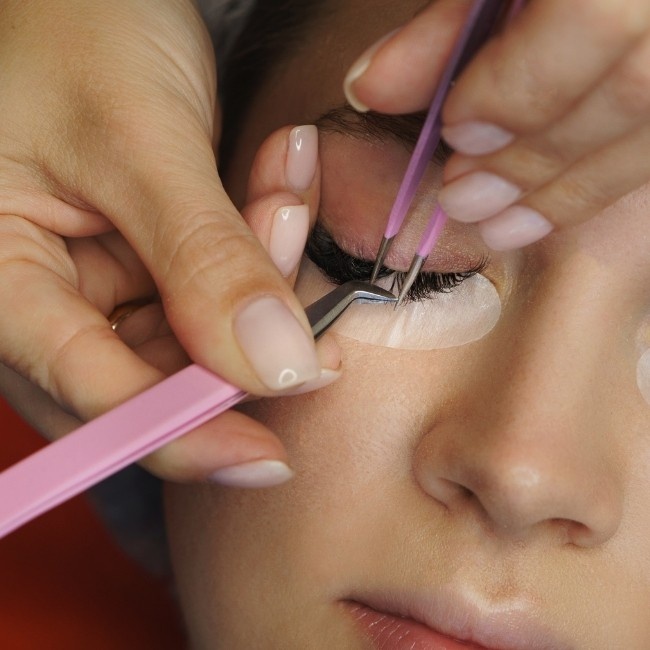 How to Put Eyelash Extension Step by Step Like a Pro 7 how to put eyelash extension