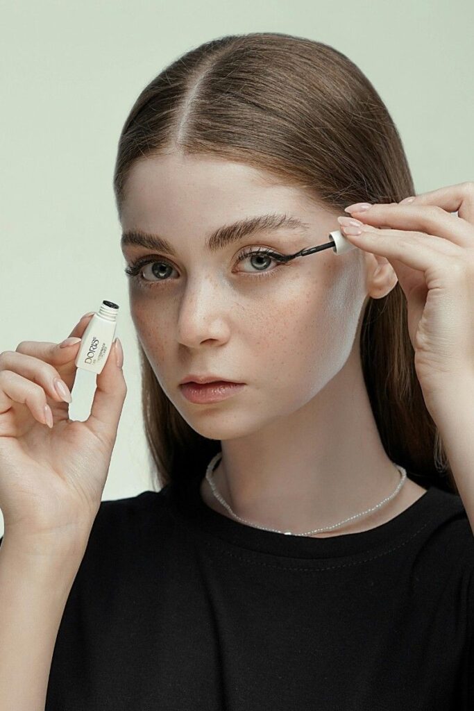 Is Mascara Safe for Eyelash Extensions? Read Before You Apply 3 Is Mascara Safe for Eyelash Extensions