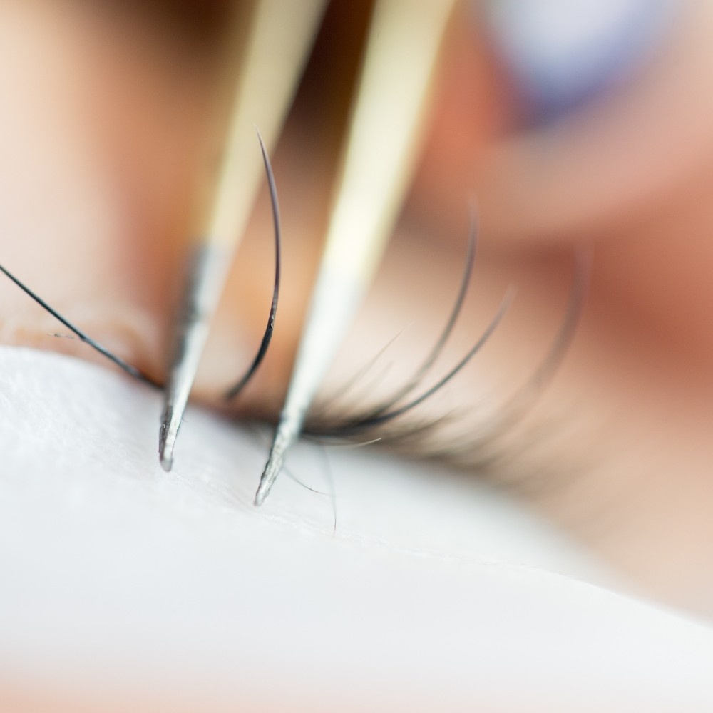 The Best Way to Remove Eyelash Extensions at Home 3 best way to remove eyelash extensions at home