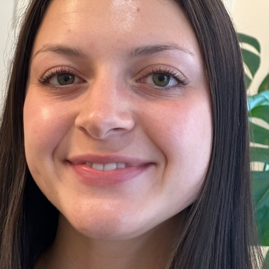 How Long Do Eyelash Extensions Stay On? 3 how long do eyelash extensions stay on