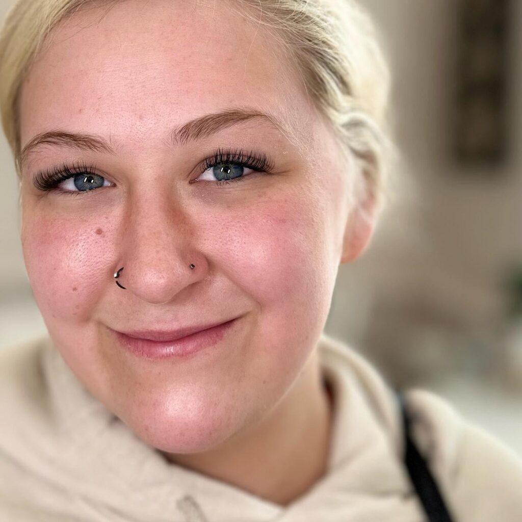 How Much Does It Cost to Get Eyelash Extensions in 2026? 4 how much does it cost to get eyelash extensions