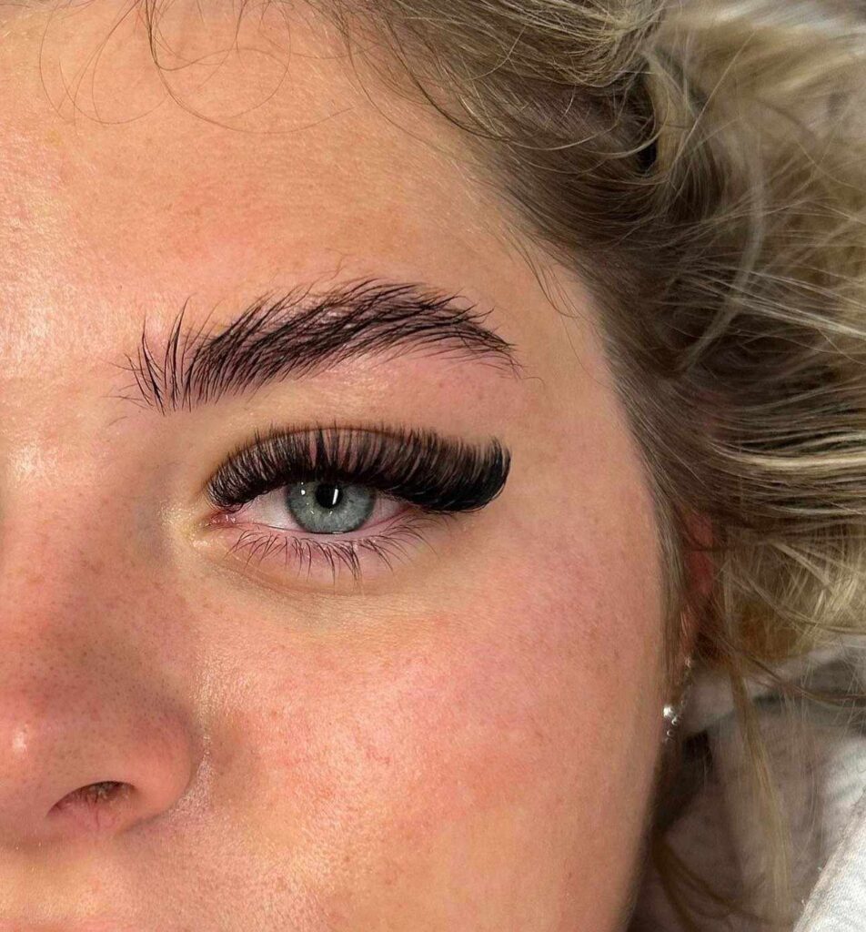 Thick Eyelash Extensions: Everything You Need to Know 10 Thick Eyelash Extensions